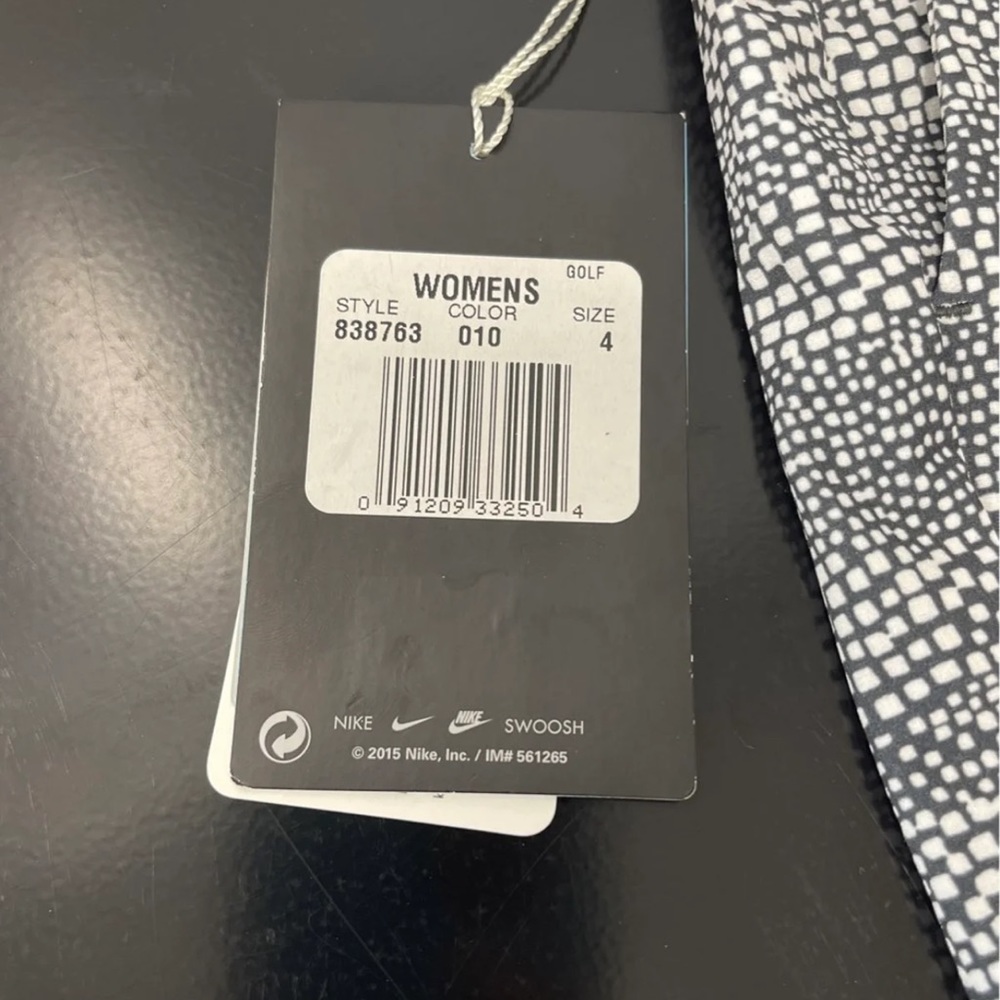 NWT women’s Nike cool shorts